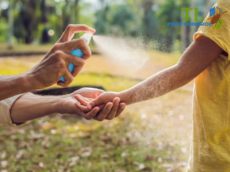 Ưu tiên sử dụng thuốc xịt muỗi an toàn
