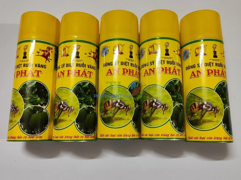 Trị ruồi vàng cho hoa lan